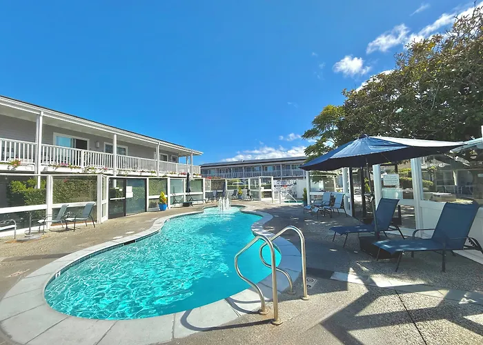 Monterey Bay Lodge